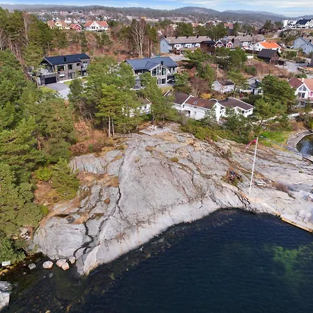 Ferienhaus Seaside Serenity - With Sea Access, Langenes